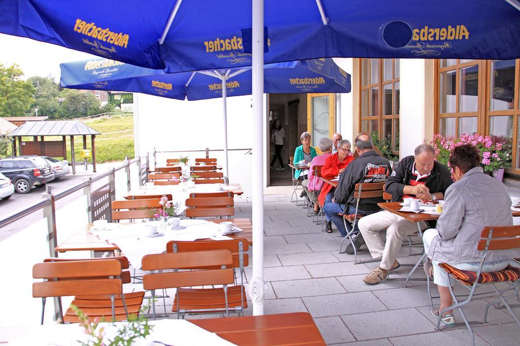 Hotel-Gasthof Zum Oberen Wirt Regen Exteriör bild