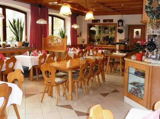 Hotel-Gasthof Zum Oberen Wirt Regen Exteriör bild