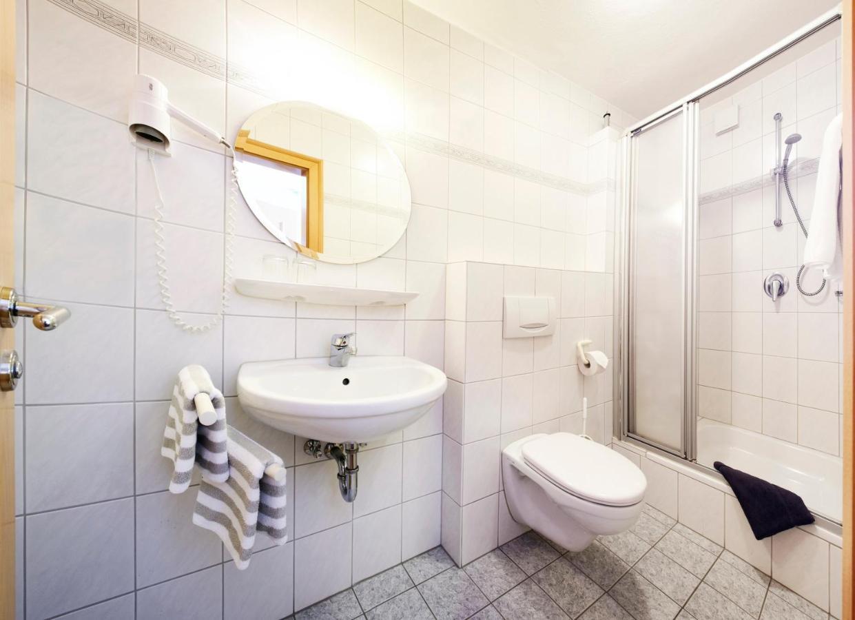 Hotel-Gasthof Zum Oberen Wirt Regen Exteriör bild